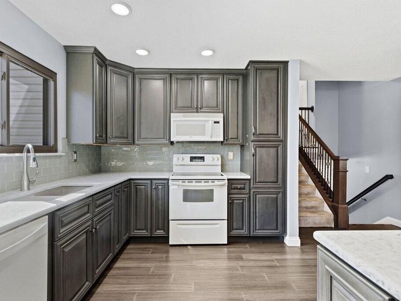 4660 Glenhaven Drive, Columbus, OH 43231 Photo 6