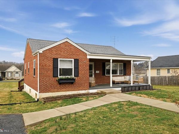 140 W DUCK STREET , FRONT ROYAL, VA 22630