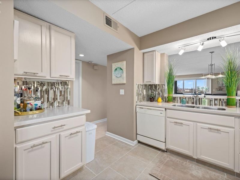 42 Marina Point Drive, Sandusky, OH 44870 Photo 8