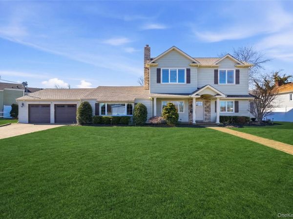 102 Peconic Drive S, Massapequa, NY 11758