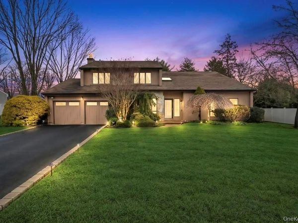 4 Long Meadow Road, Commack, NY 11725