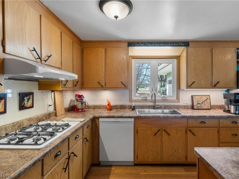 415 Valeside Avenue NE, Massillon, OH 44646 Photo 11