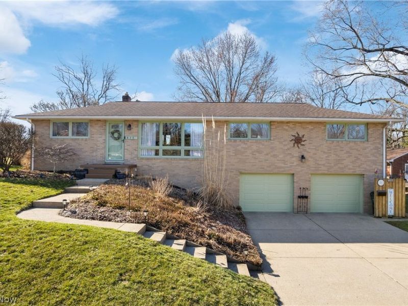 415 Valeside Avenue NE, Massillon, OH 44646 Photo 2