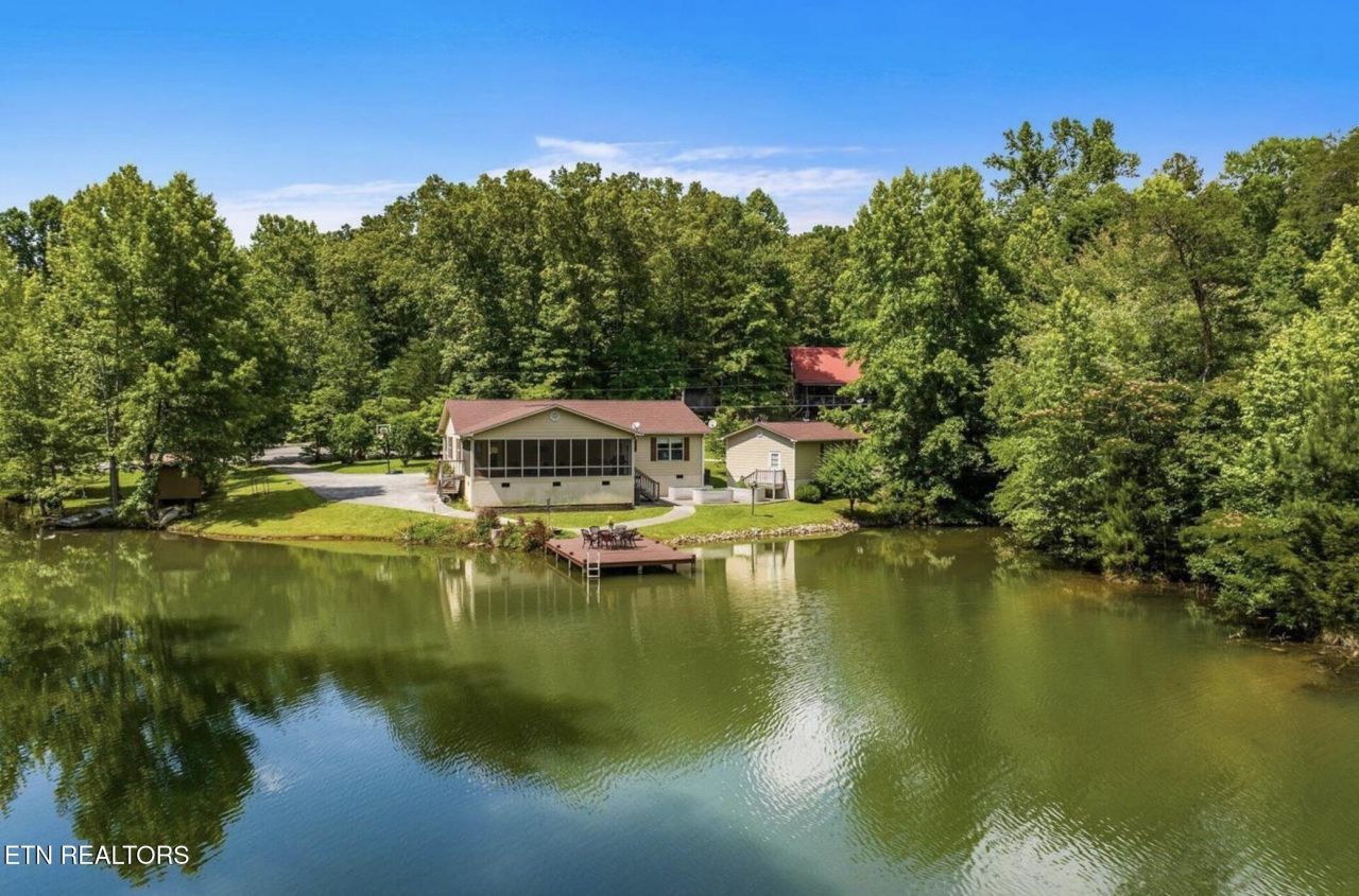 877 Laurel Lake Circle Circle, Madisonville, TN 37354 Main Photo