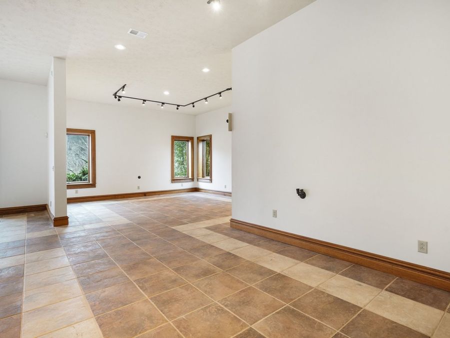 Property Image 68