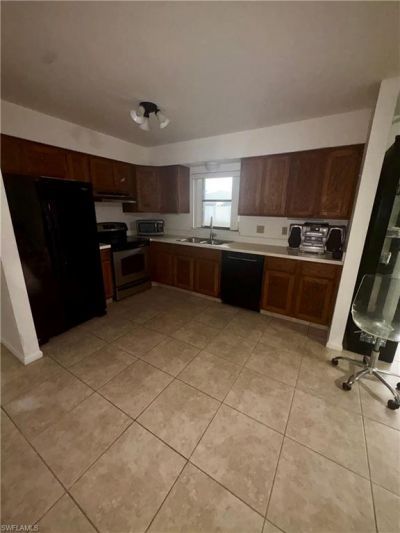 408 SW 37th Ter, Cape Coral, FL 33914 Photo