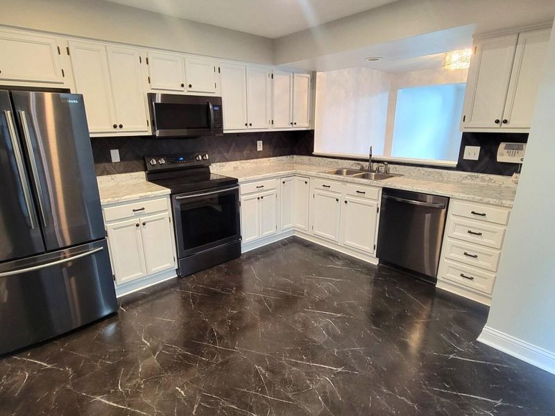 1608 Shady Cove Lane, Florence, KY 41042 Photo 3