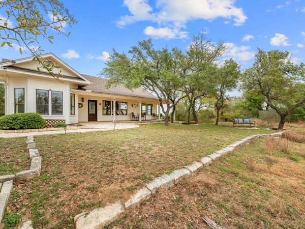 525 Hays Country Acres RD, Dripping Springs, TX 78620