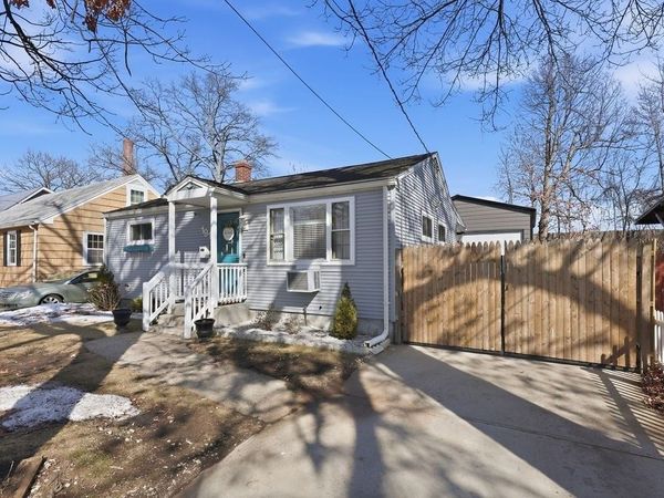 191 Monrovia St, Springfield, MA 01104