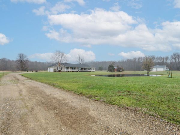 45035 70th Street, Hartford, MI 49057