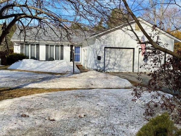 784 Essex Street, Bangor, ME 04401