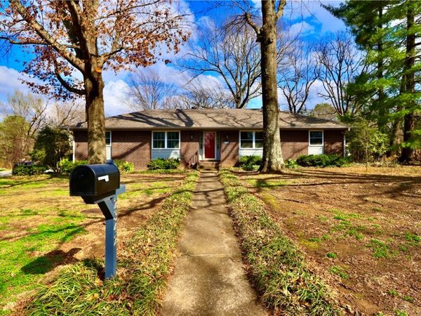 2342 N Winwood Drive , Fayetteville, AR 72703