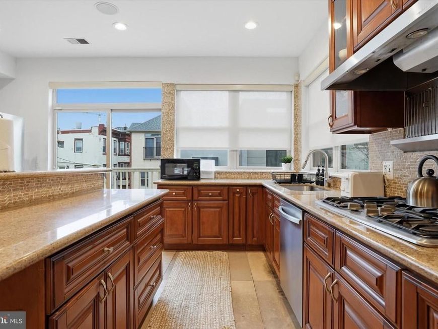 1011 N Orianna Street, Philadelphia, PA 19123 Main Photo