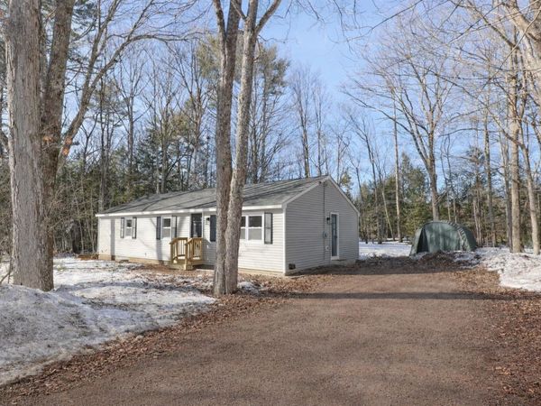 39 Hunter Drive, Epping, NH 03042