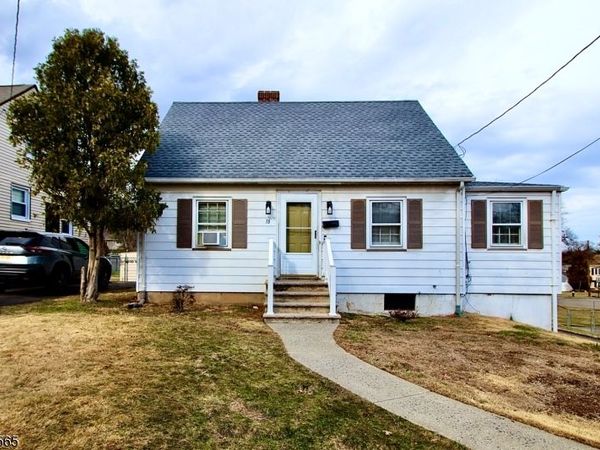 18 Durrell St, Verona, NJ 07044
