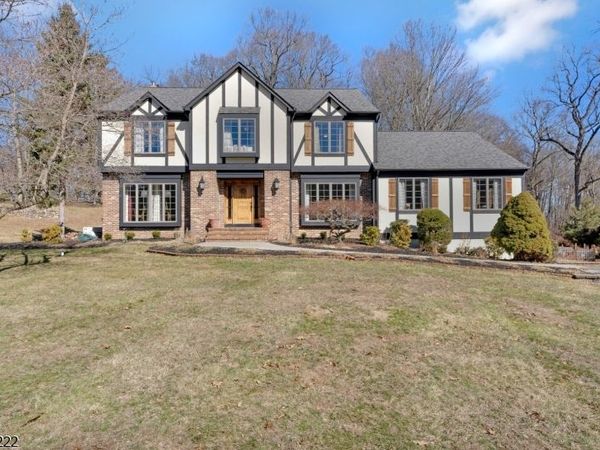 102 Hoffman Ln, Bethlehem, NJ 08826