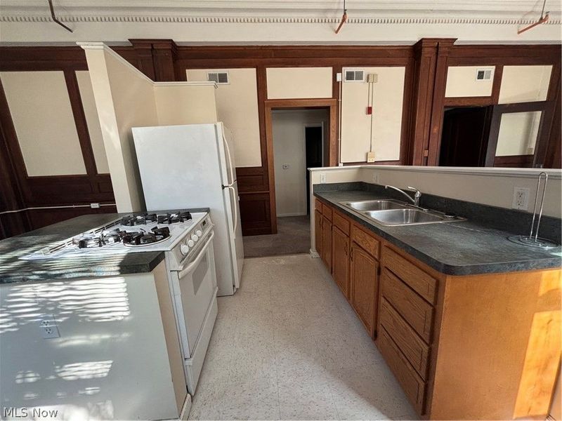 5644 Broadway Avenue, Unit 203, Cleveland, OH 44127 Photo 5