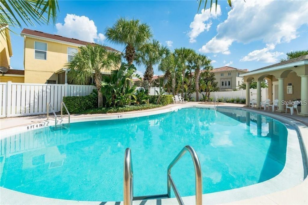 10217 Dolce Vista Drive Ne, Saint Petersburg, FL 33702 Photo