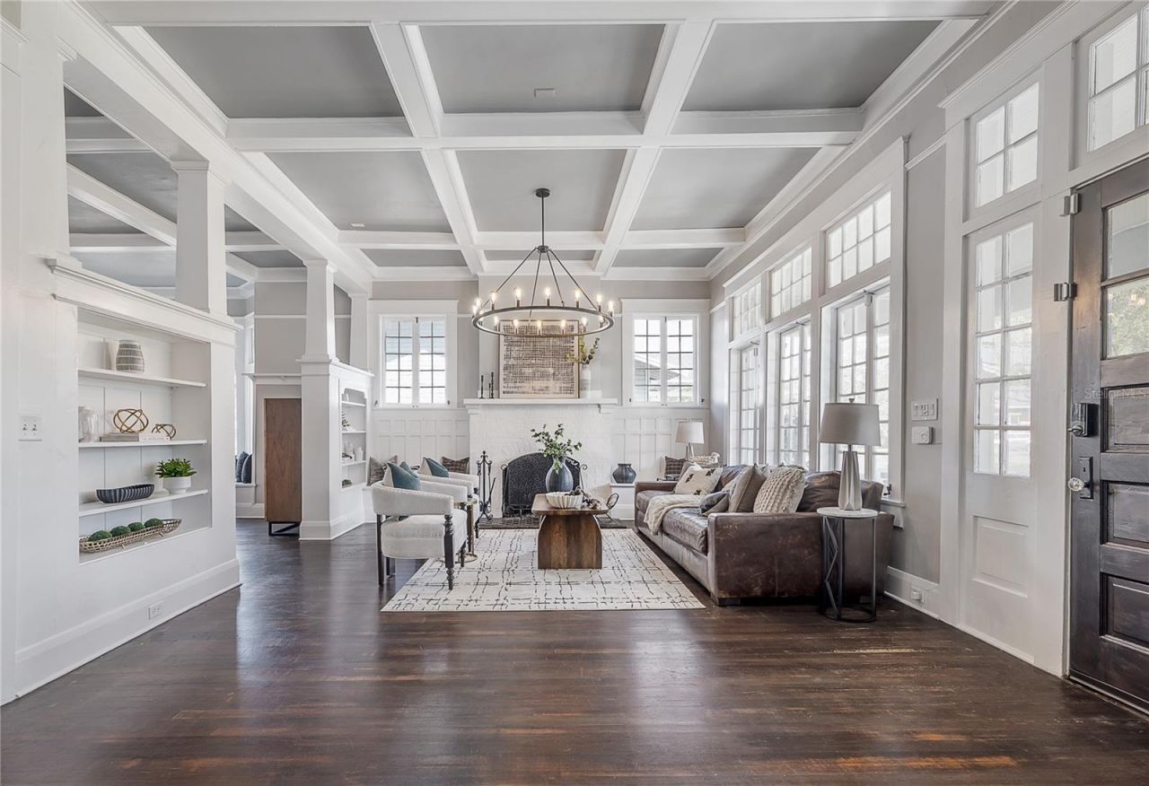 5608 N Seminole Avenue, Tampa, FL 33604 Photo