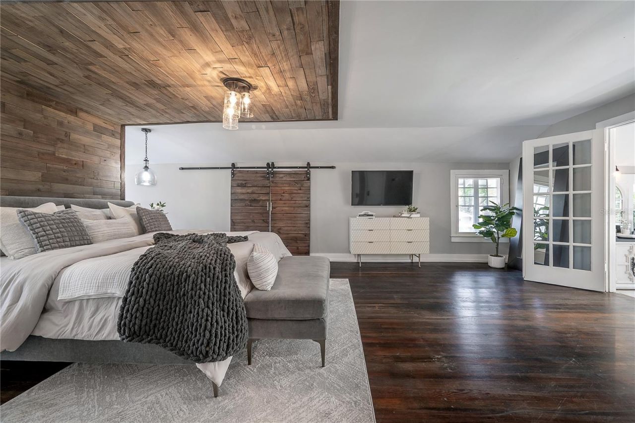 5608 N Seminole Avenue, Tampa, FL 33604 Photo