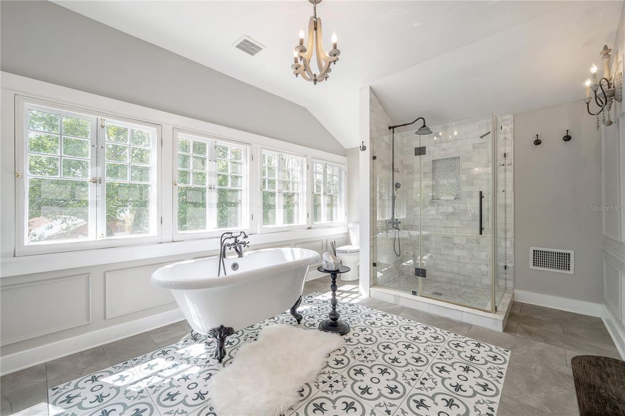 5608 N Seminole Avenue, Tampa, FL 33604 Photo