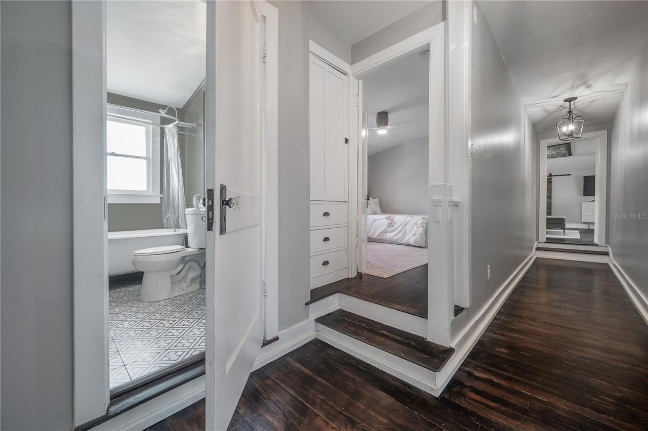 5608 N Seminole Avenue, Tampa, FL 33604 Photo