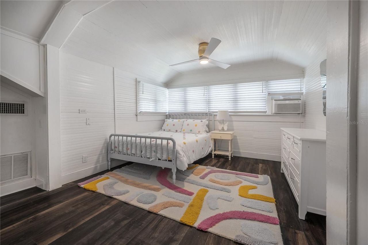 5608 N Seminole Avenue, Tampa, FL 33604 Photo