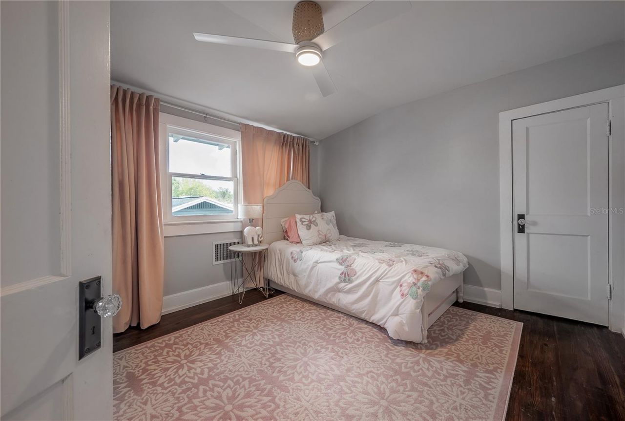 5608 N Seminole Avenue, Tampa, FL 33604 Photo