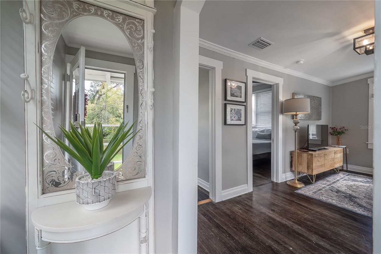 5608 N Seminole Avenue, Tampa, FL 33604 Photo