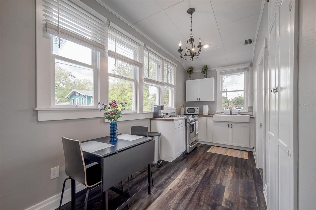 5608 N Seminole Avenue, Tampa, FL 33604 Photo