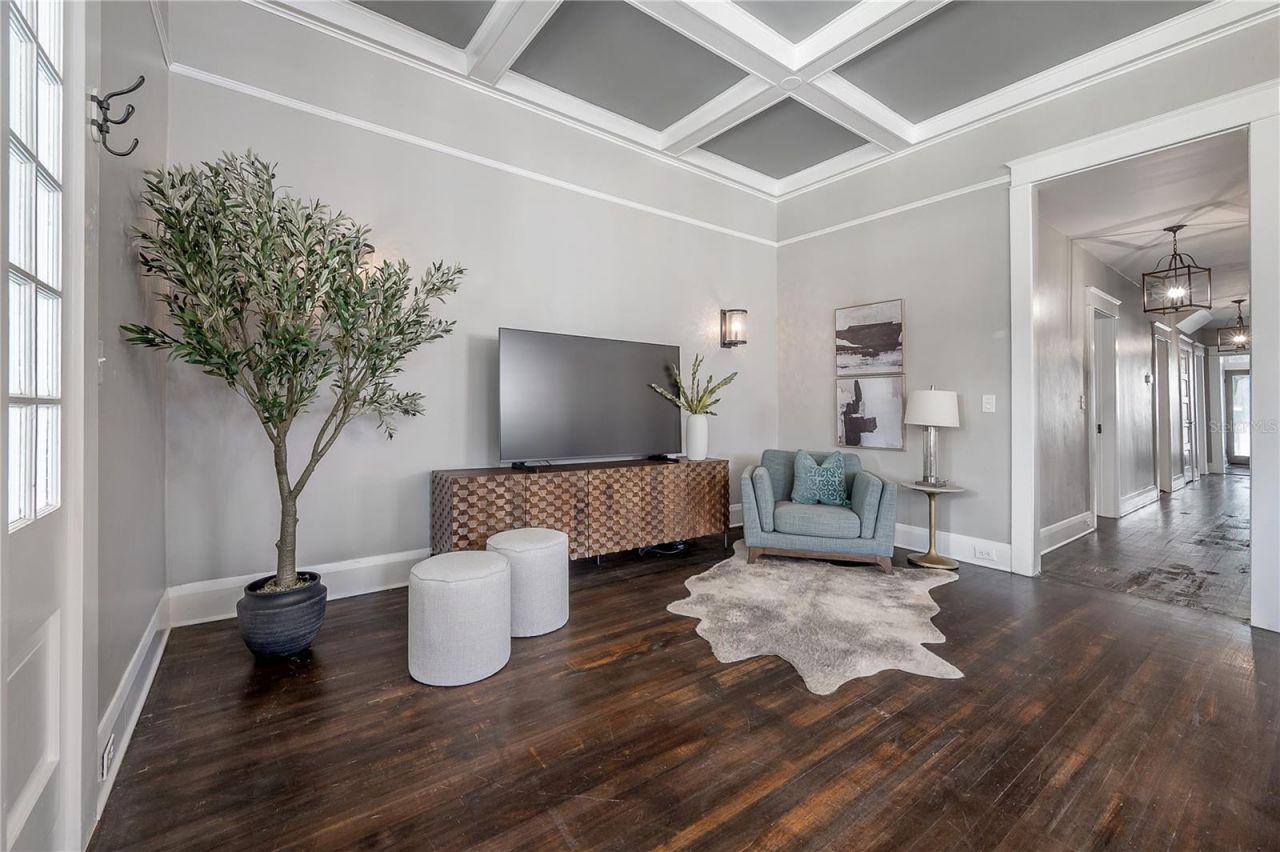 5608 N Seminole Avenue, Tampa, FL 33604 Photo