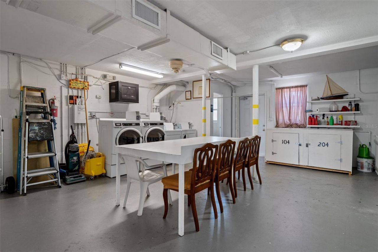 416 73rd Avenue N, Unit 205, Saint Petersburg, FL 33702 Photo