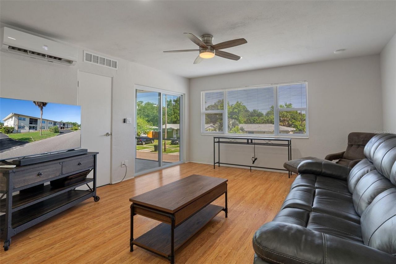 416 73rd Avenue N, Unit 205, Saint Petersburg, FL 33702 Photo