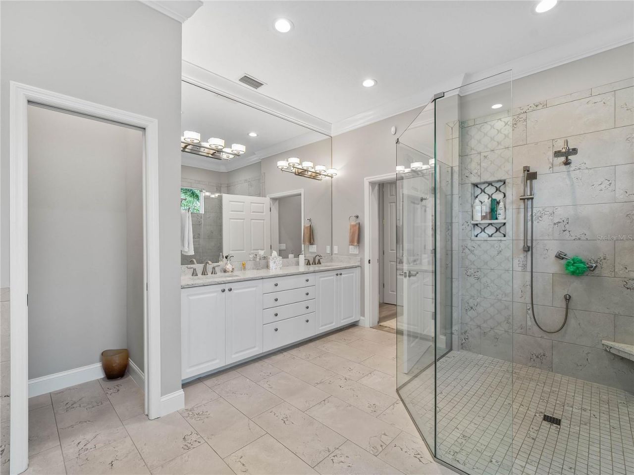 8316 Abingdon Court, Bradenton, FL 34201 Photo