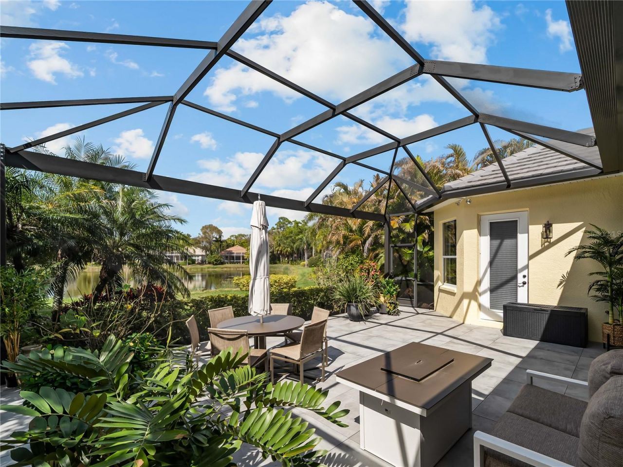 8316 Abingdon Court, Bradenton, FL 34201 Photo