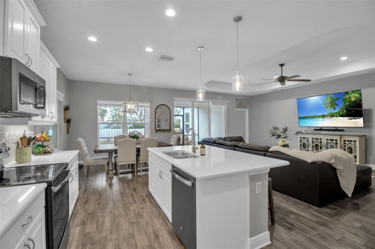 7798 Ridgelake Circle, Bradenton, FL 34203 Photo