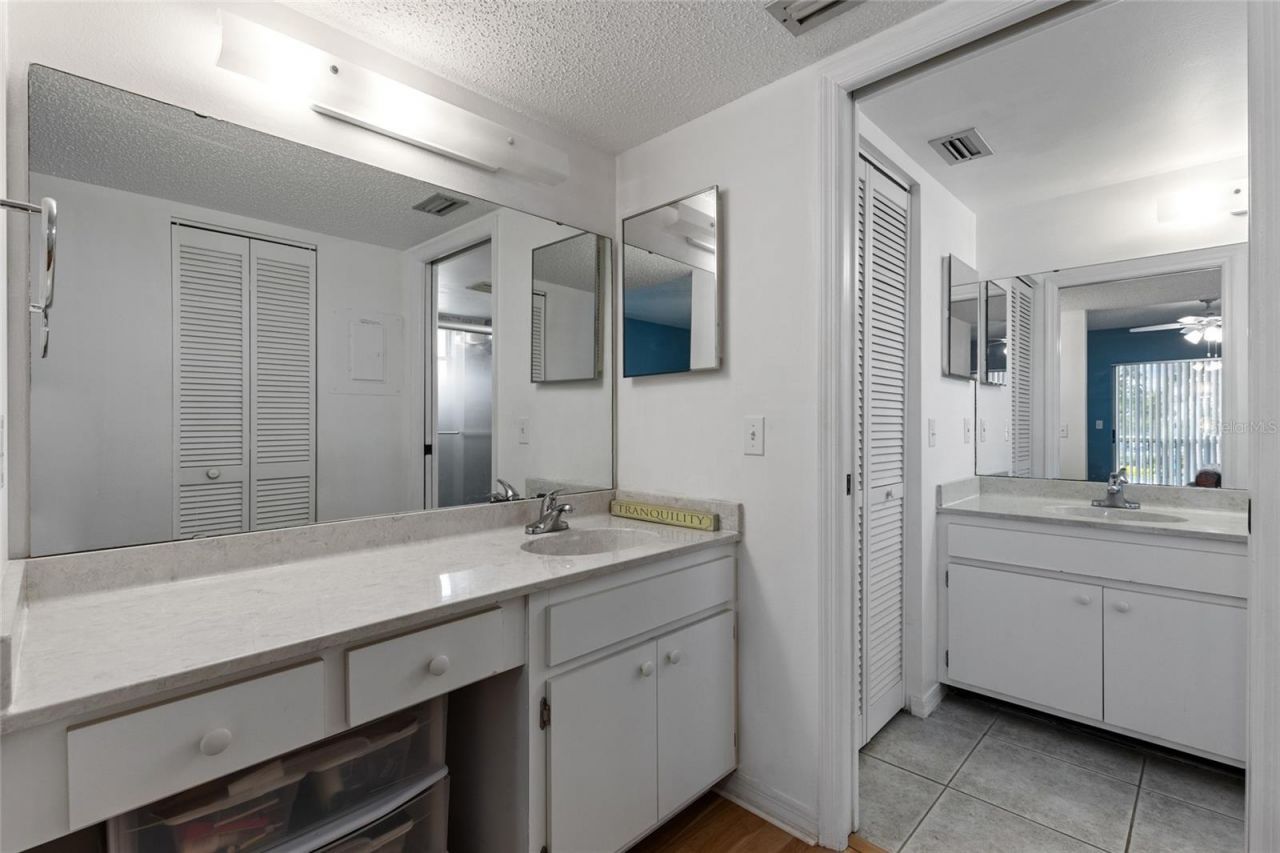 410 Cerromar Circle S, Unit 242, Venice, FL 34293 Photo