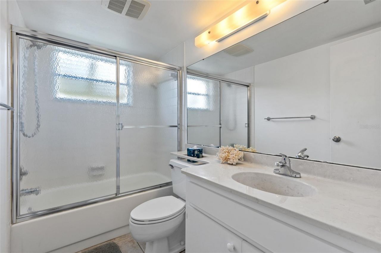 410 Cerromar Circle S, Unit 242, Venice, FL 34293 Photo