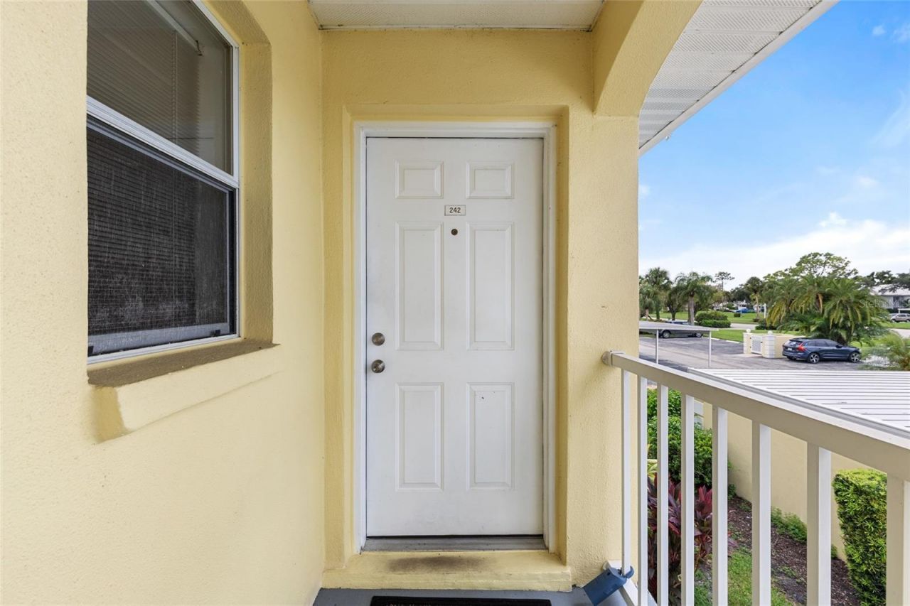 410 Cerromar Circle S, Unit 242, Venice, FL 34293 Photo