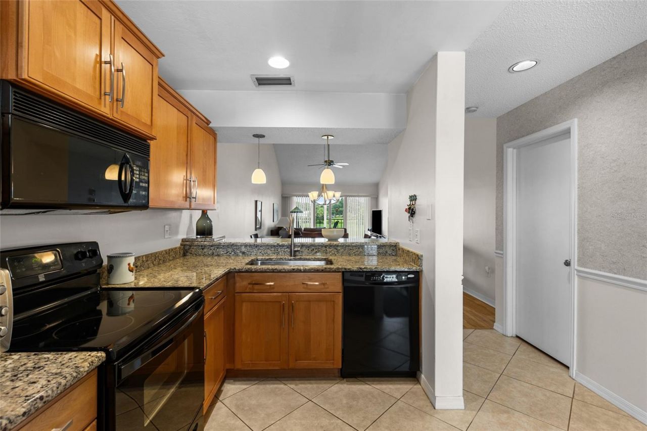 410 Cerromar Circle S, Unit 242, Venice, FL 34293 Photo