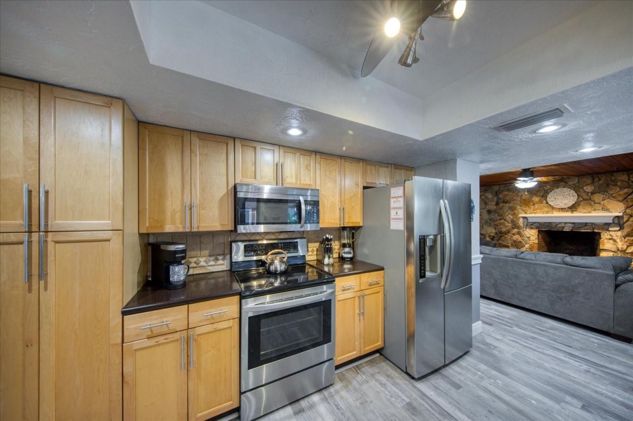 13703 Oak Forest Boulevard N, Seminole, FL 33776 Photo