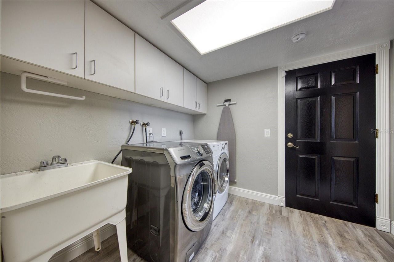 13703 Oak Forest Boulevard N, Seminole, FL 33776 Photo