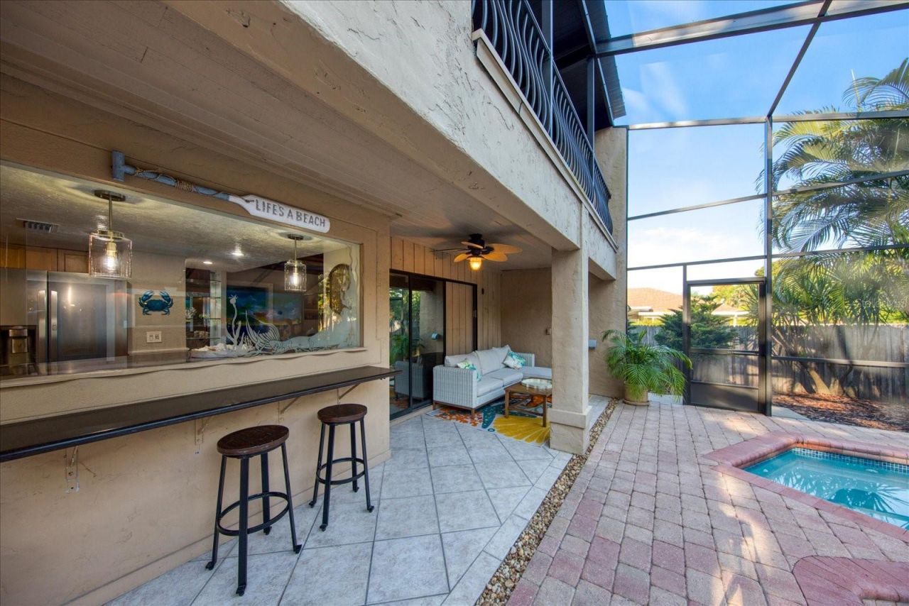 13703 Oak Forest Boulevard N, Seminole, FL 33776 Photo