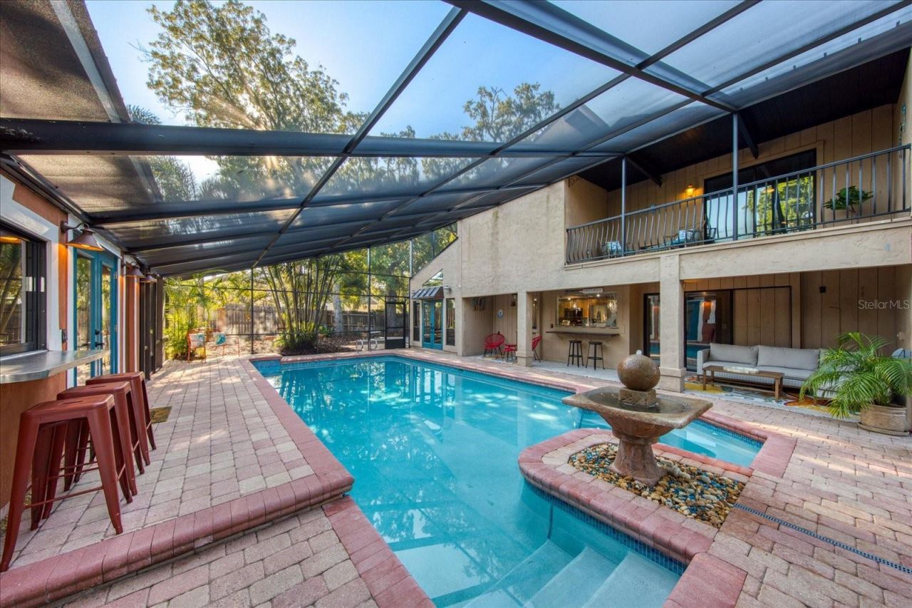 13703 Oak Forest Boulevard N, Seminole, FL 33776 Photo