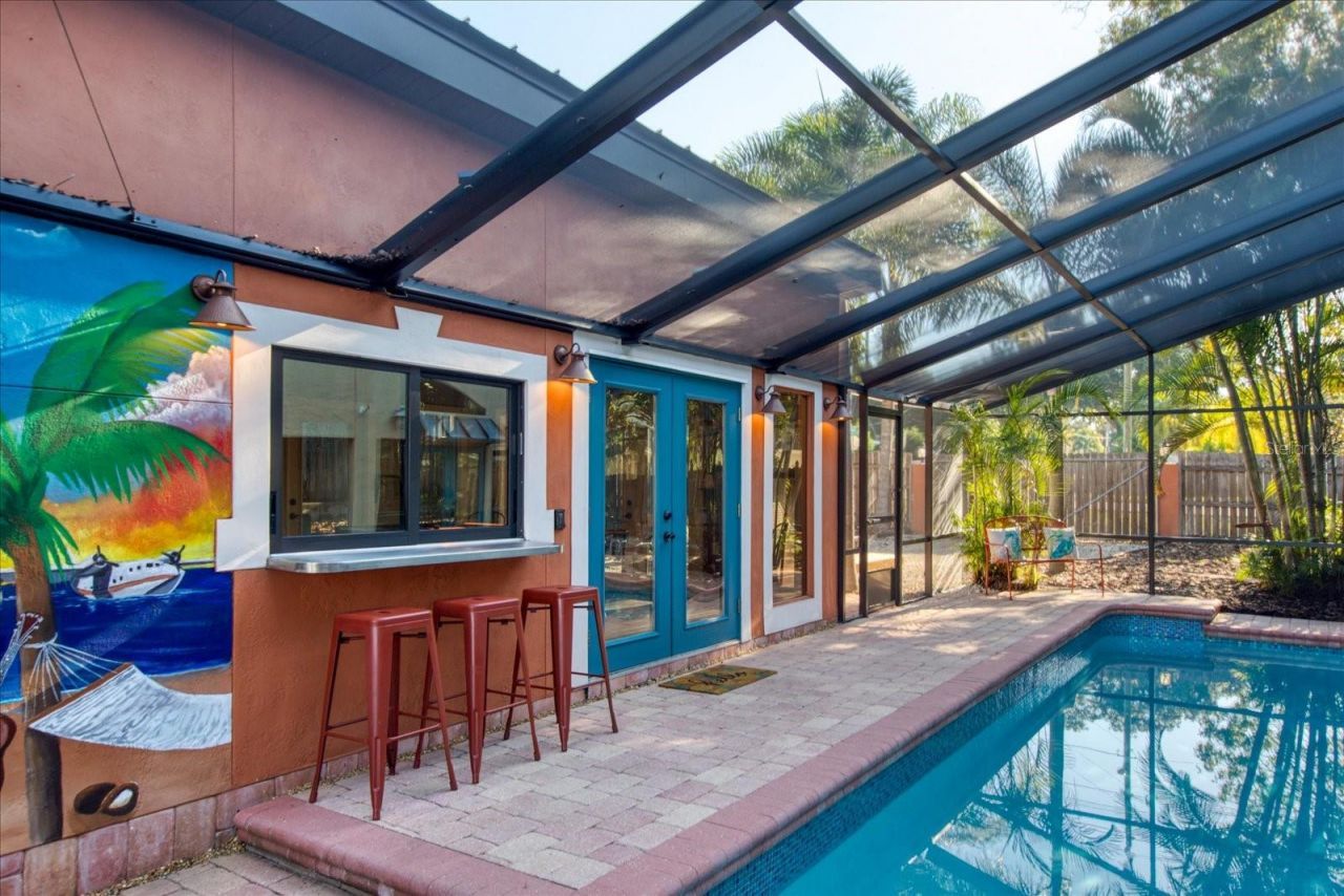 13703 Oak Forest Boulevard N, Seminole, FL 33776 Photo