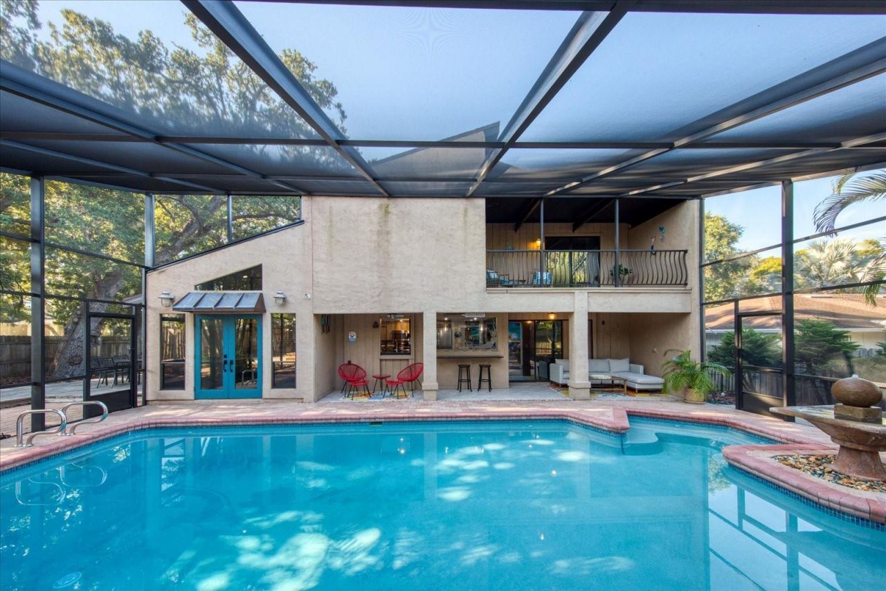 13703 Oak Forest Boulevard N, Seminole, FL 33776 Photo