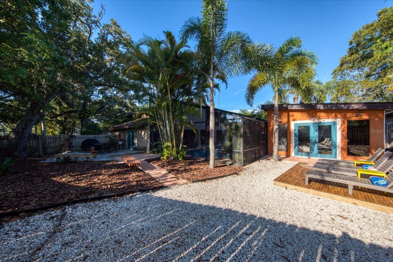 13703 Oak Forest Boulevard N, Seminole, FL 33776 Photo