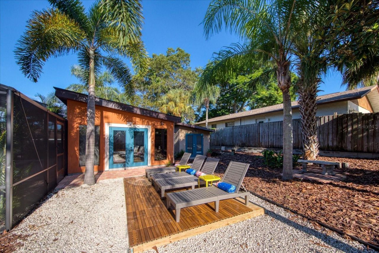 13703 Oak Forest Boulevard N, Seminole, FL 33776 Photo