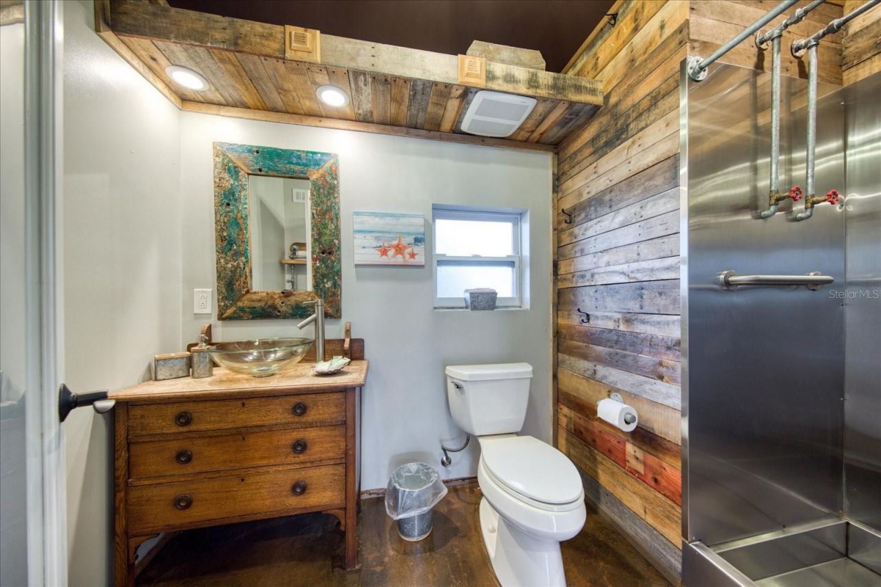 13703 Oak Forest Boulevard N, Seminole, FL 33776 Photo