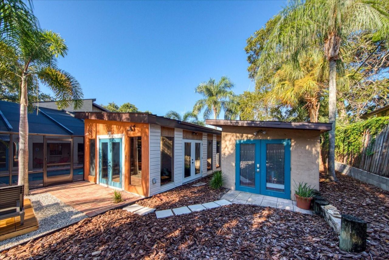 13703 Oak Forest Boulevard N, Seminole, FL 33776 Photo